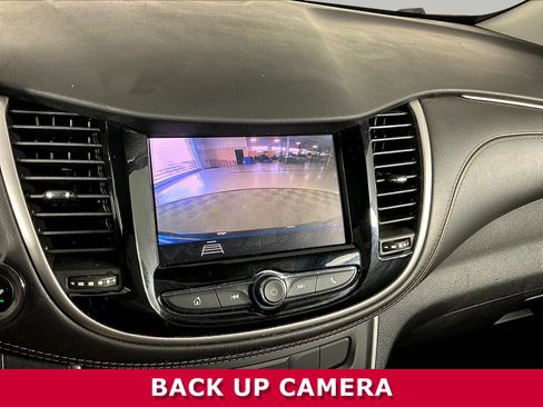 Used 2021 Chevrolet Trax LT w/ Driver Confidence Package FWD image 13