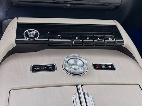 New 2026 Lincoln Navigator Premiere AWD/4WD image 18