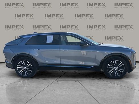 Used 2024 Cadillac Lyriq Luxury w/ LPO, Floor Liner Package image 6