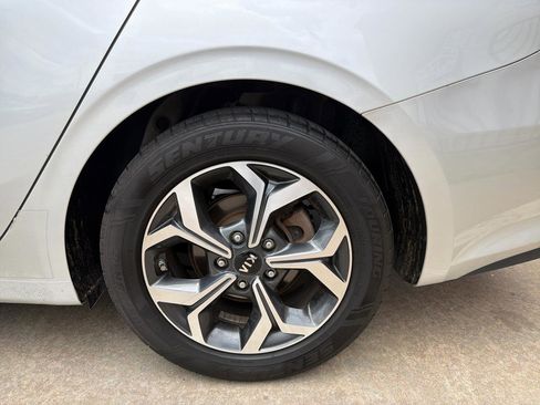 Used 2019 Kia Forte LXS FWD image 28