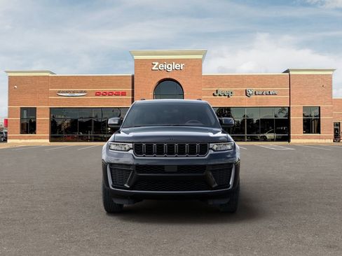 New 2026 Jeep Grand Cherokee Laredo image 6