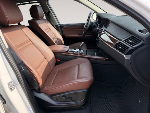 Used 2011 BMW X5 xDrive50i image 15