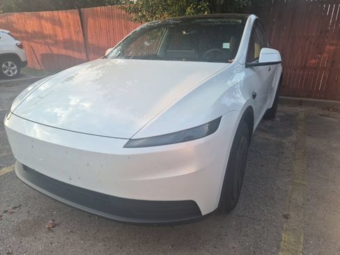 Used 2026 Tesla Model Y AWD image 2