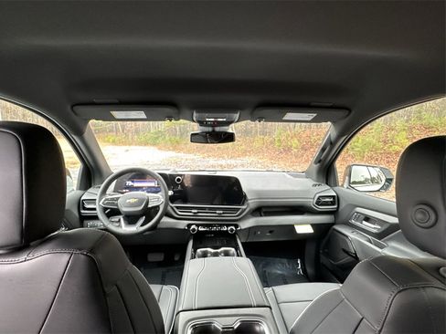 New 2025 Chevrolet Silverado EV LT image 28