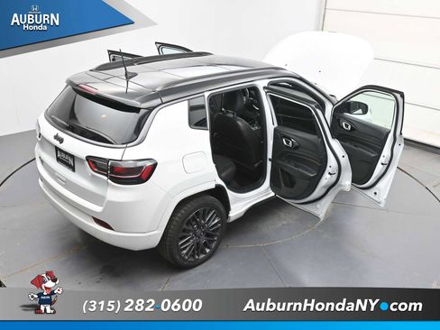 Used 2022 Jeep Compass High Altitude AWD/4WD image 39