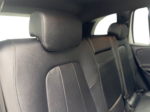 Used 2022 Mercedes-Benz GLB 250 w/ Premium Package Lite image 38