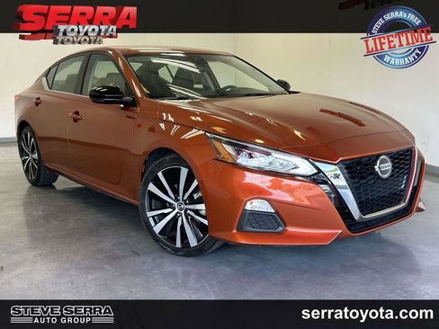 Used 2020 Nissan Altima 2.5 SR w/ Premium Package FWD image 1