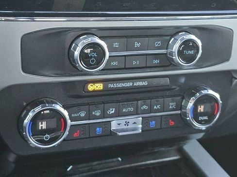 Used 2022 Ford F350 Lariat w/ Black Appearance Package image 28