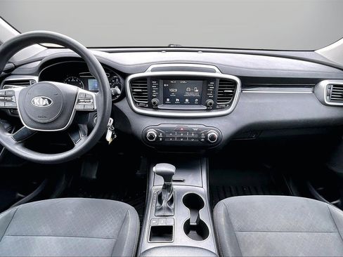 Used 2020 Kia Sorento LX image 14
