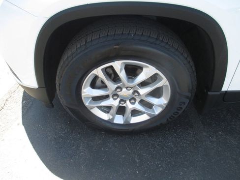 Used 2020 Chevrolet Traverse LT AWD/4WD image 14