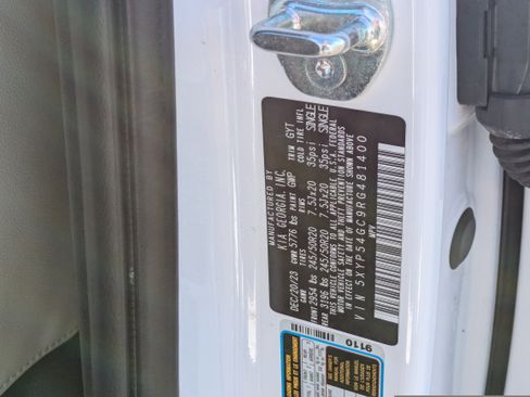 Used 2024 Kia Telluride SX w/ Towing Package image 32