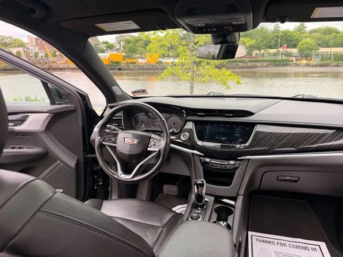 Used 2021 Cadillac XT6 Premium Luxury AWD/4WD image 10