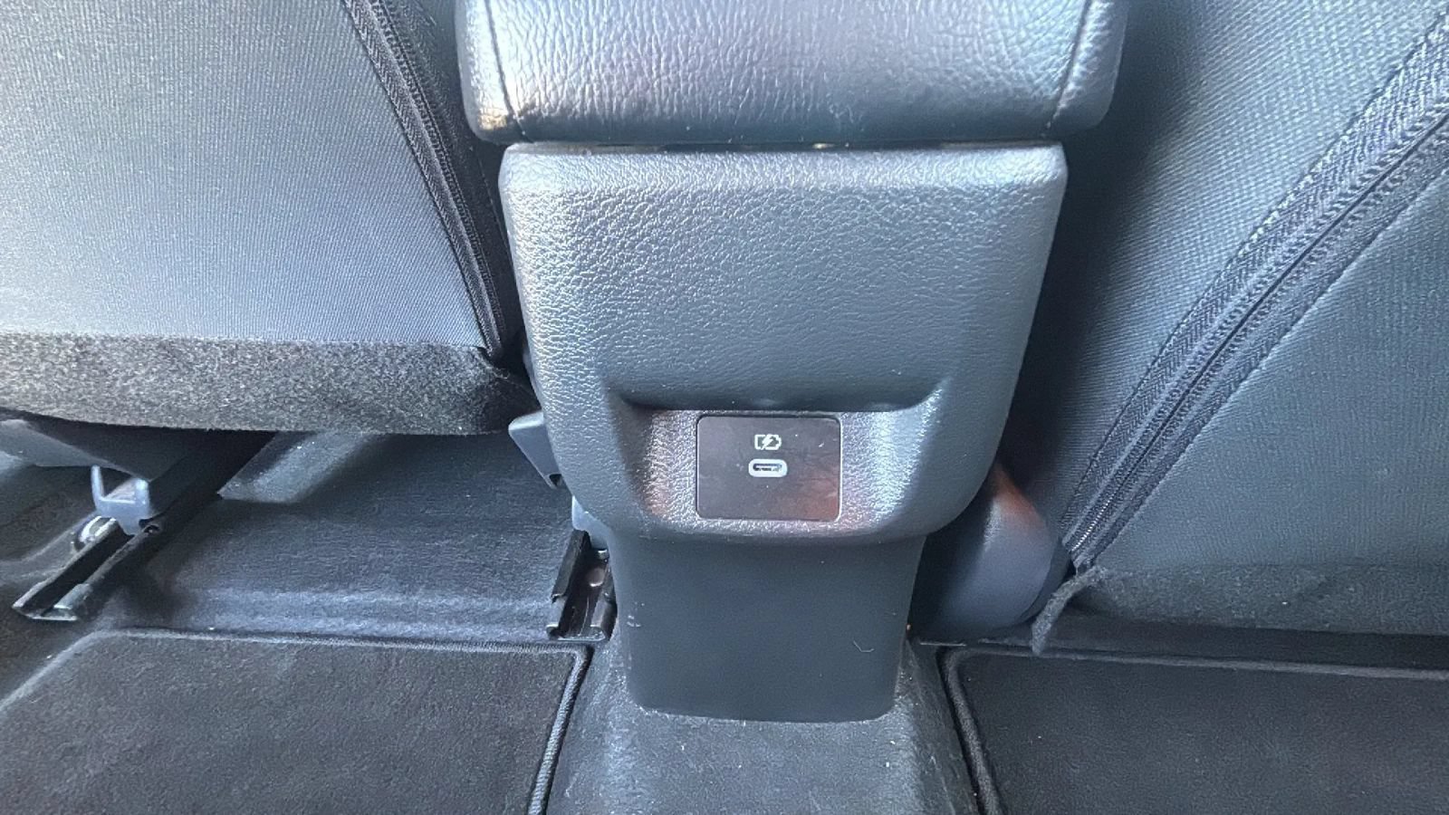 Used 2024 Nissan Versa SV FWD image 43