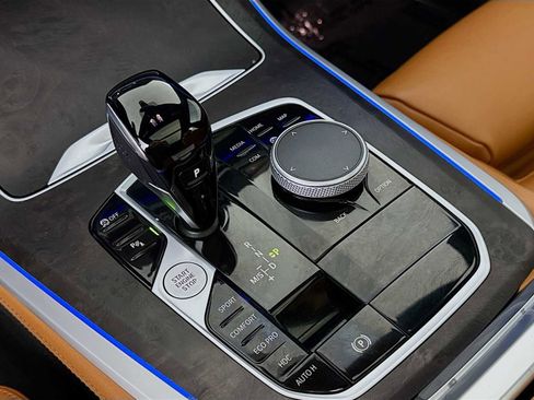 Used 2022 BMW X5 xDrive40i w/ M Sport Package image 18