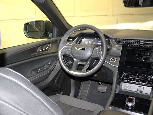 New 2026 Jeep Grand Cherokee Laredo X AWD/4WD image 12