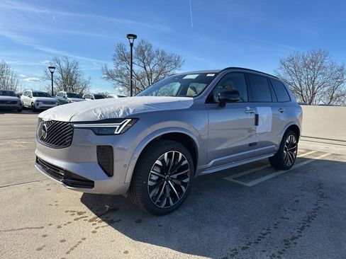 New 2026 Volvo XC90 B6 Ultra w/ Lounge Package image 3