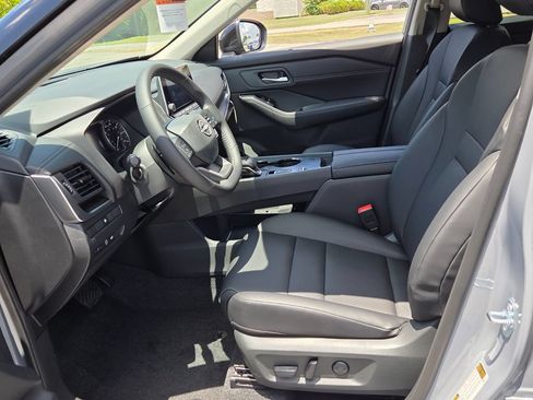New 2026 Nissan Rogue Dark Armor FWD image 3
