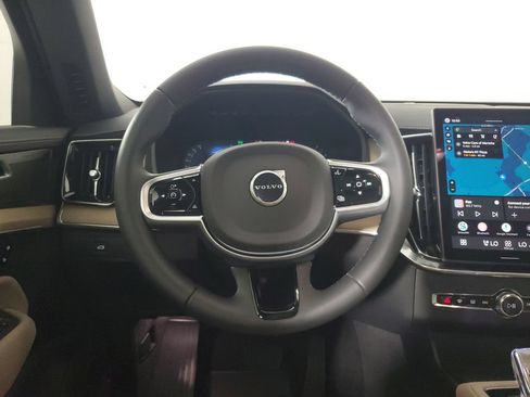 Used 2026 Volvo XC90 B6 Plus w/ Protection Package Premier AWD/4WD image 16