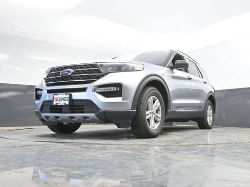 Used 2024 Ford Explorer XLT w/ Equipment Group 202A AWD/4WD image 47