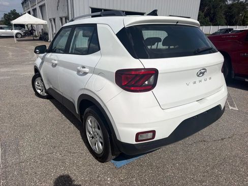 Used 2020 Hyundai Venue SEL FWD image 10