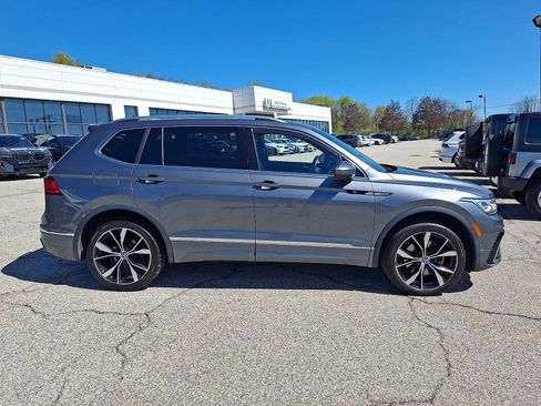 Used 2022 Volkswagen Tiguan SEL R-Line AWD/4WD image 7