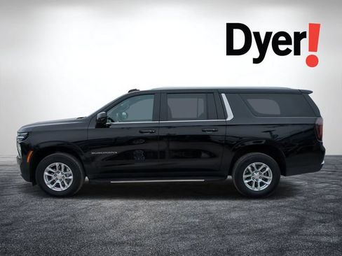 Used 2025 Chevrolet Suburban LT AWD/4WD image 7