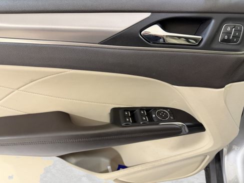 Used 2019 Lincoln MKC Premiere FWD image 13