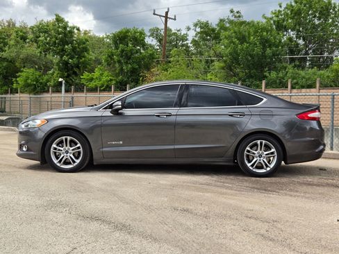 Used 2015 Ford Fusion Titanium image 2