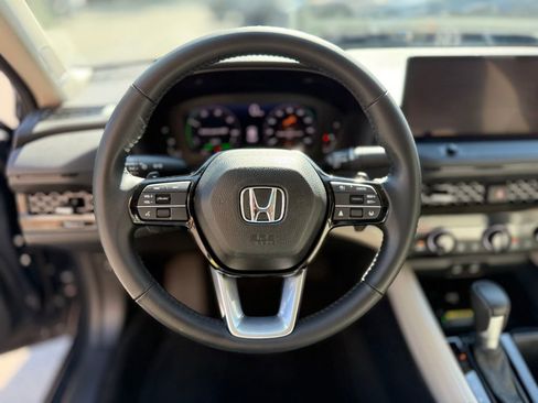 Used 2024 Honda Accord Touring image 6