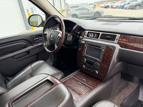 Used 2014 GMC Yukon XL Denali image 14