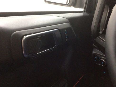 New 2025 Ford Bronco Raptor image 27