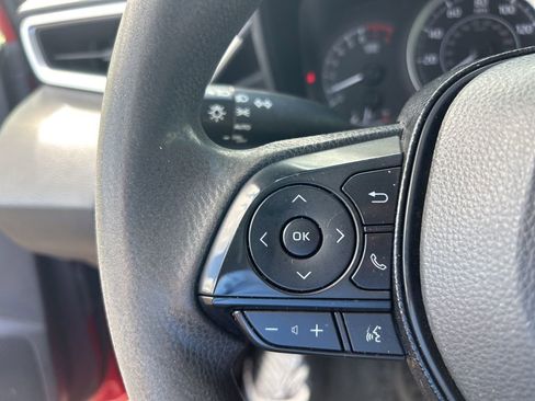 Used 2021 Toyota Corolla LE image 40