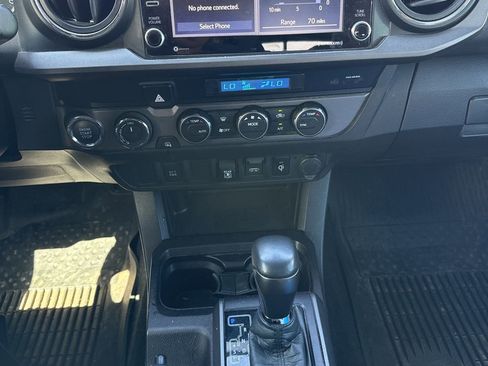 Used 2021 Toyota Tacoma TRD Off-Road image 8