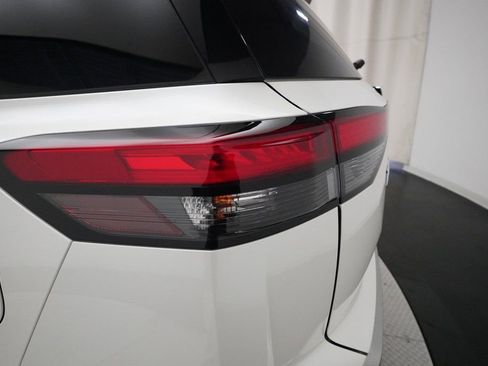 Certified 2024 Nissan Pathfinder SL image 33