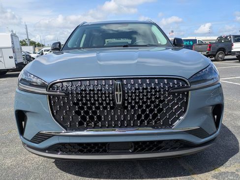 New 2026 Lincoln Aviator AWD image 9