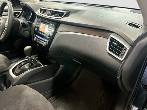 Used 2016 Nissan Rogue SV image 30