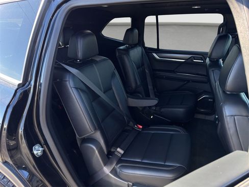 Used 2024 GMC Acadia Elevation image 19