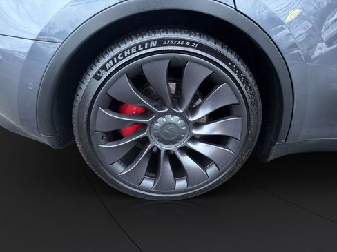 Used 2022 Tesla Model Y Performance image 23