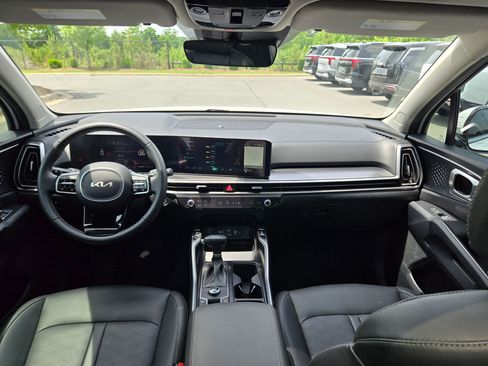 Used 2025 Kia Sorento S w/ Panoramic Sunroof Package FWD image 10