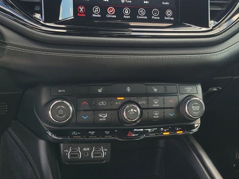 Used 2022 Dodge Durango GT image 27