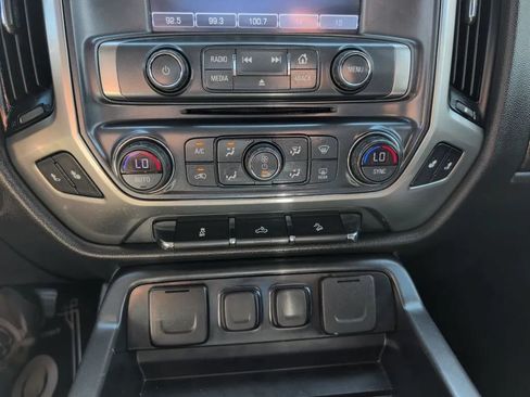 Used 2018 Chevrolet Silverado 1500 LT w/ All Star Edition AWD/4WD image 4