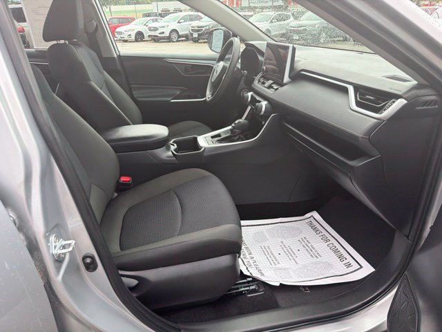 Used 2025 Toyota RAV4 LE AWD/4WD image 20