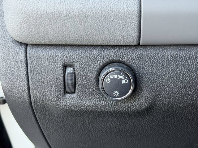 Used 2022 Chevrolet Colorado W/T w/ Custom Special Edition RWD image 16