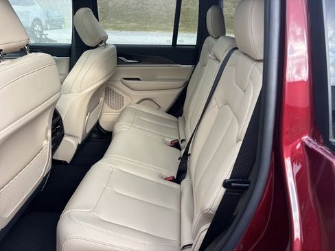 New 2025 Jeep Grand Cherokee Limited w/ Trailer Tow Package image 14