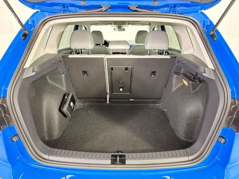 Used 2023 Volkswagen Taos SE w/ Panoramic Sunroof Package FWD image 26
