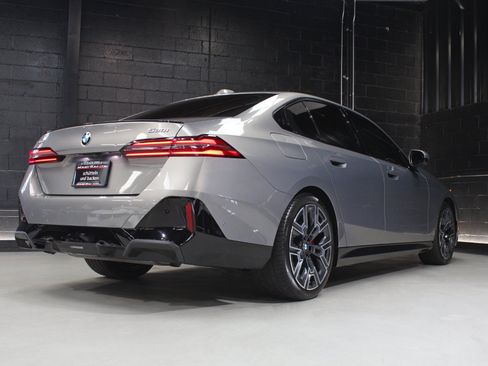 Used 2024 BMW 530i xDrive AWD/4WD image 19