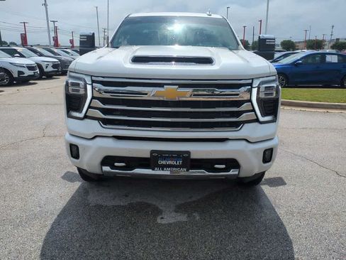 Used 2024 Chevrolet Silverado 3500 High Country w/ High Country Premium Package AWD/4WD image 3