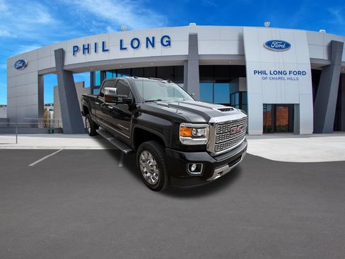 Used 2019 GMC Sierra 2500 Denali w/ Duramax Plus Package AWD/4WD image 8