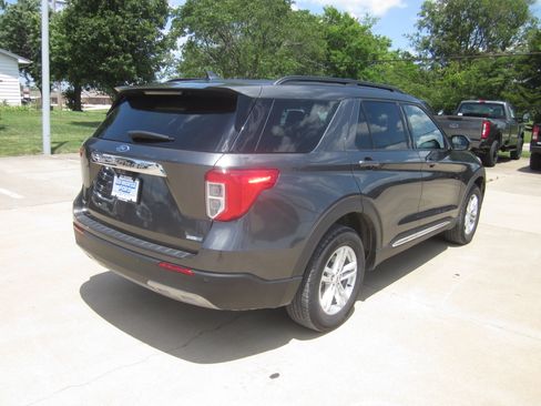 Used 2020 Ford Explorer XLT w/ Equipment Group 202A AWD/4WD image 6
