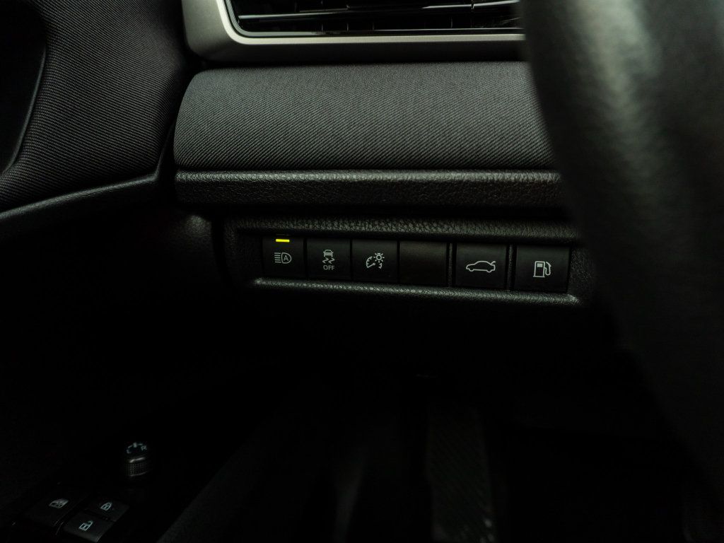 Used 2025 Toyota Camry LE FWD image 27